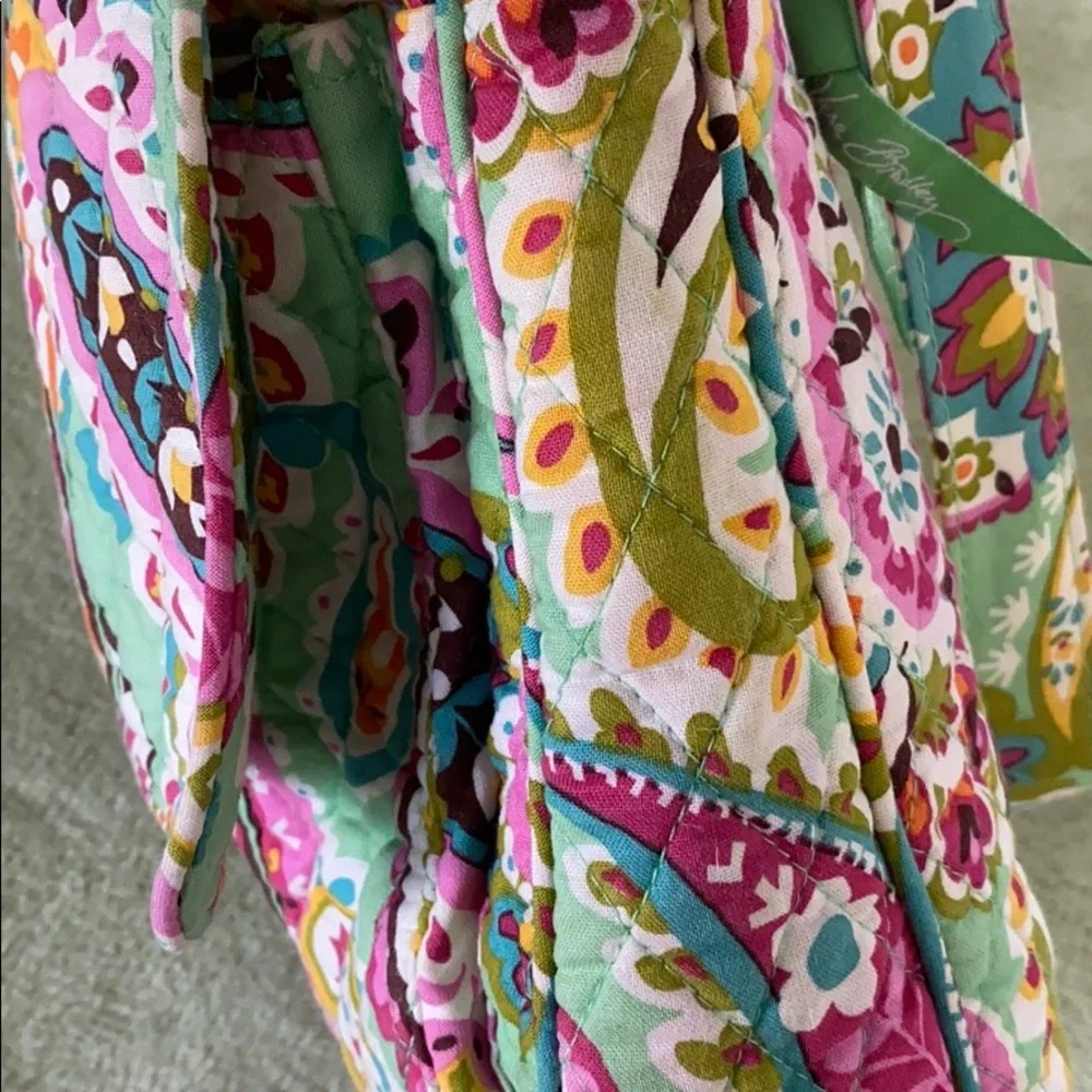 Vera Bradley crossbody purse Paisley green